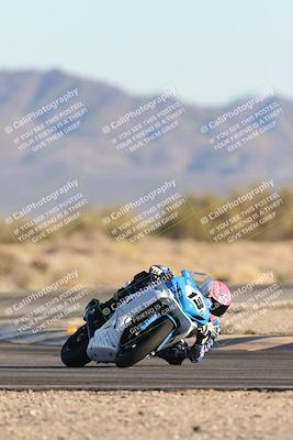 media/Dec-07-2025-CVMA (Sun) [[3e7d2de5dc]]/Race 16-Formula Middleweight/